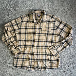 Patagonia Men’s Flannel Shirt Organic Cotton Blue plaid activewear sz L outdoors